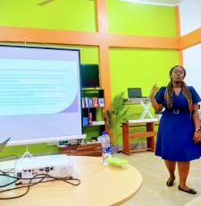 Eastern Regional Library ICT Coordinator shares best practices for organizing school outreach programmes, using PowerPoint. 