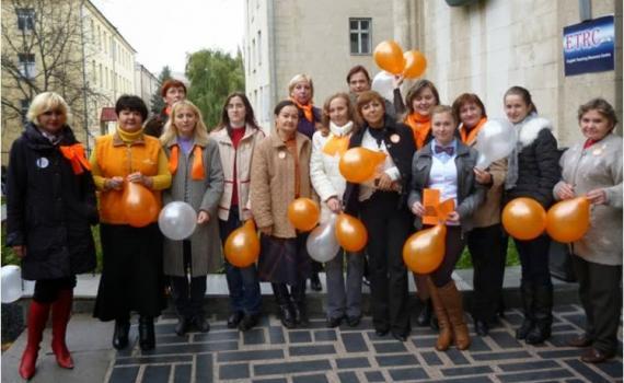 OA advocates holding balloons during OAWeek 2013 campaign